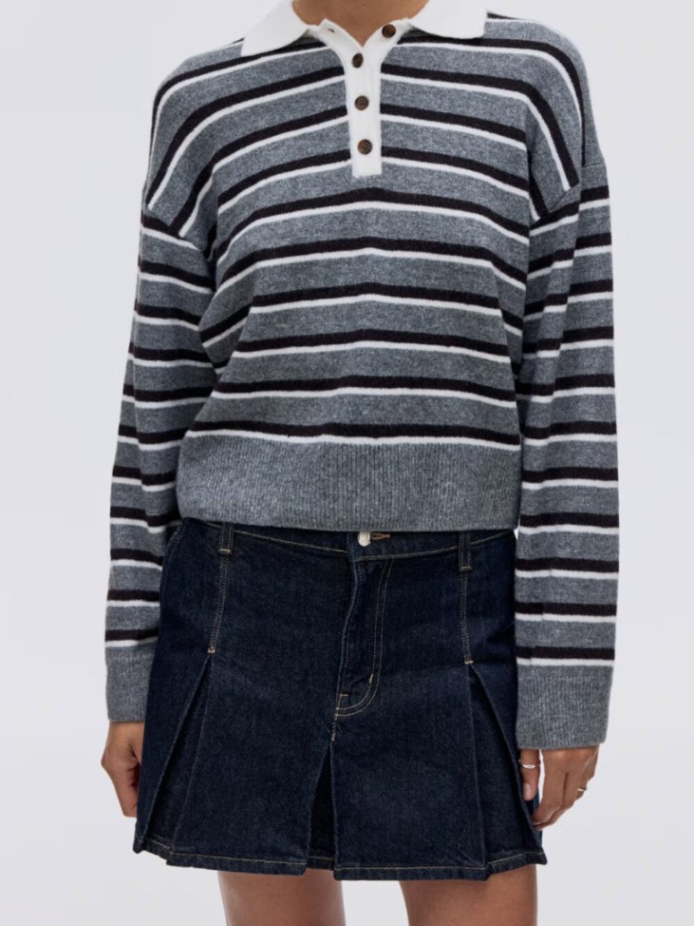 H&M Pleated Denim Skirt - Picture 2 of 6